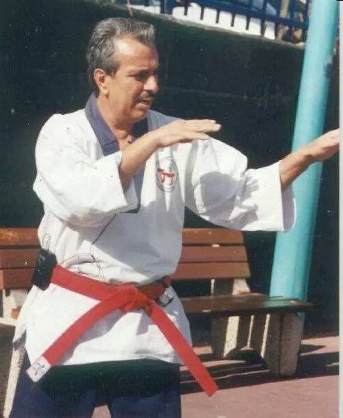 Eli Avikzar